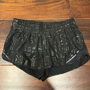 Black Lulu hotty hot shorts